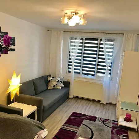 Апартаменти Apartament Kira